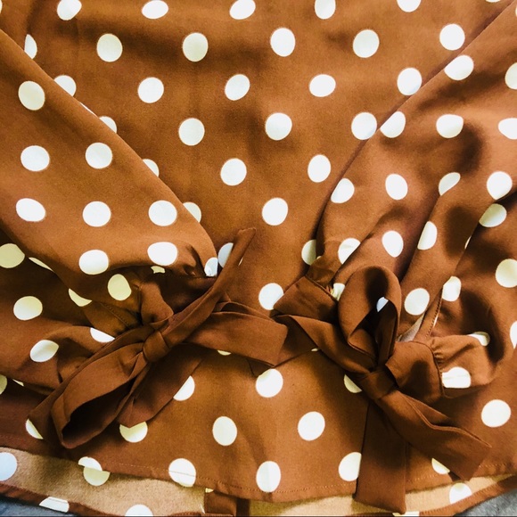 FALL FAV 🍂 Burnt Orange Polka Dot Top w Buttons - Picture 2 of 4